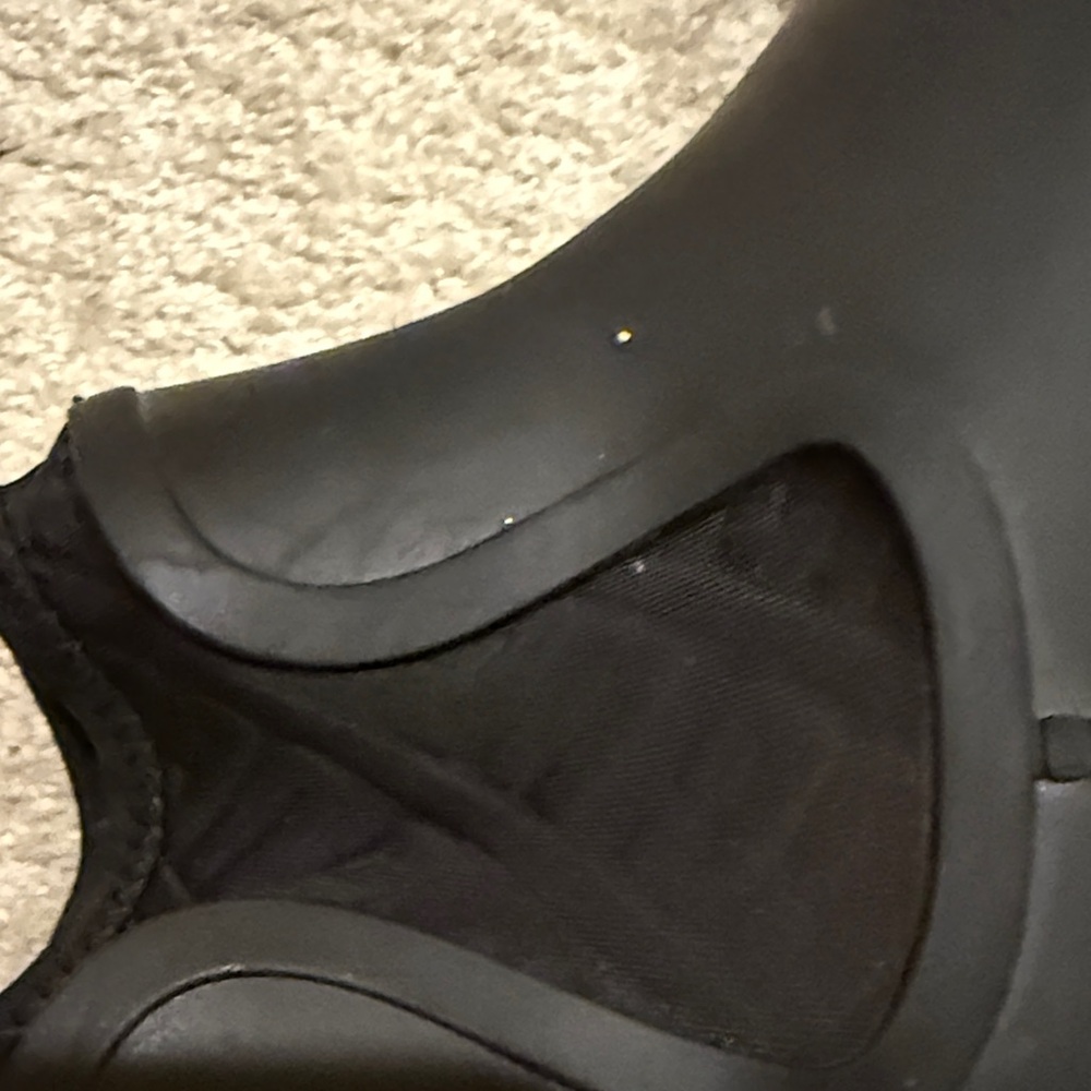 Women’s Ugg “droplet” rain boot.
Size 9 - Picture 5 of 10